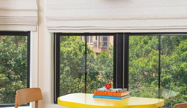 Yowie - Suite 303 Stunning Corner King