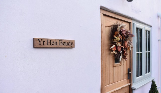 Yr Hen Beudy, Barn Conversion, Sleeps 4, Dogs Ok