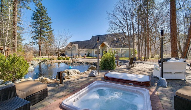 Yreka Home w/Outdoor Oasis on 20 Wooded Acres!