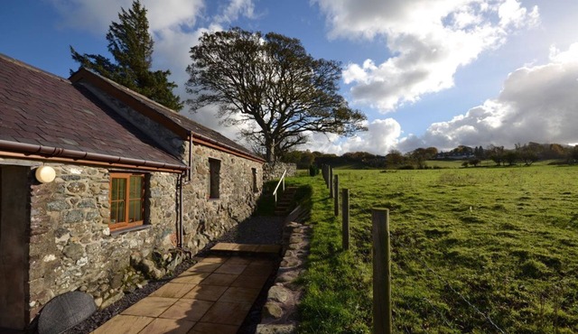 Ysgubor - a bungalow that sleeps 4 guests in 3 bedrooms