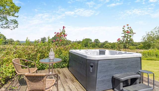 Ysgubor Tanybryn - One Bedroom House, Sleeps 2