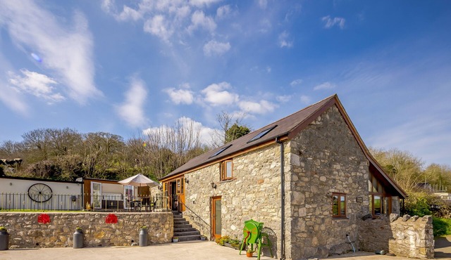 Ysgubor y Graig - Two Bedroom House, Sleeps 4