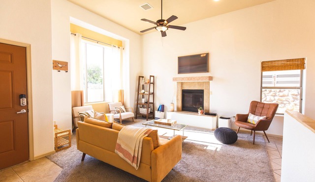 Yucca House | Views, Jetted Bath, Central Retreat