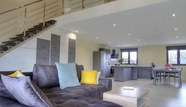 Yuna - Thoiry - Gîte