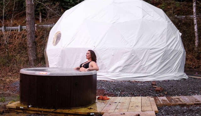 Yurt Experience - Hot Tub - Creekside - Private Pond-