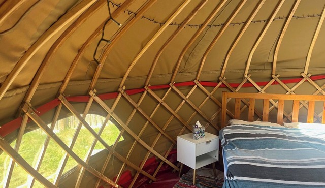 Yurt Retreat - Overlooking the River Blackwater