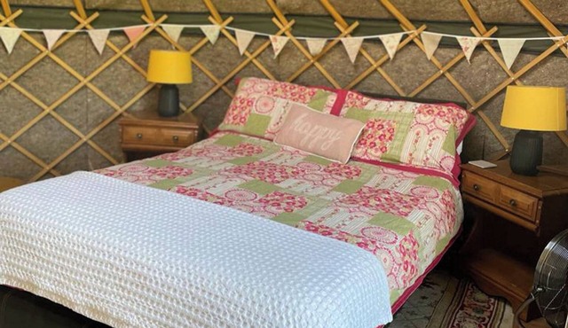 Yurt - Sleeps 2 - Garden - Parking