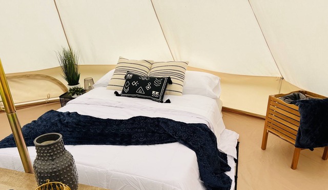 Yurt Tent Glamp Amongst Cows - AC, Fire Pit, Grill, Ask About Pool