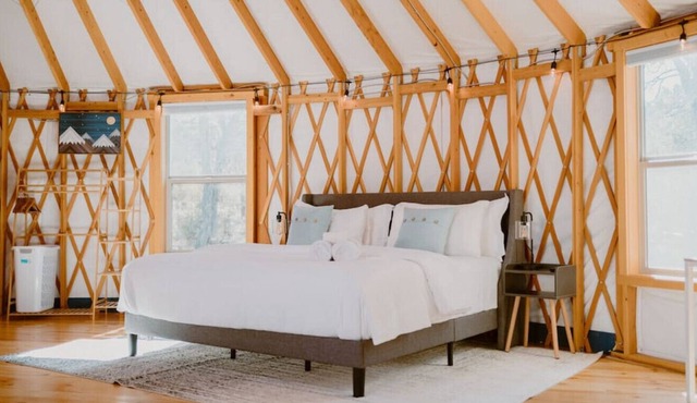 Yurt Tijeras · YURT With Sleeping For 5! Your "Not-Fully-Off-The-Grid" Retreat!