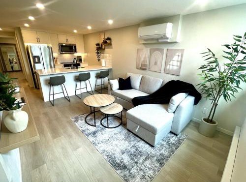 YYC Retreat - Near Mountains & Airport