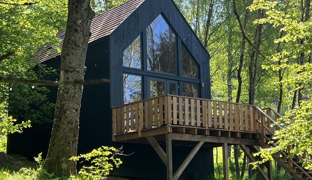 Z 2 Lodge - Contemporary living in a green setting.