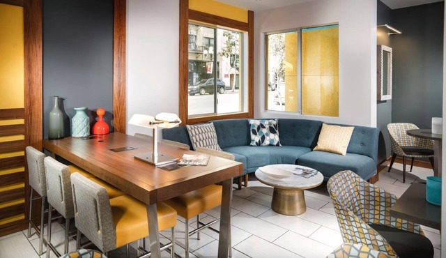 Z Queen, Hotel Z, Pet-Friendly, Complimentary Bicycle Use, Steps to Gaslamp Fun