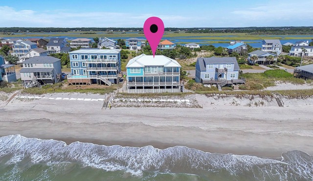 Z-Scape: 5 Bed/4.5 Bath Oceanfront Home with 2 Family Rooms and Gourmet Kitchen