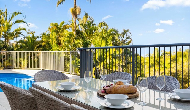 Zaffiro Beach House - accessible, pool, pet-friendly, walk to beach