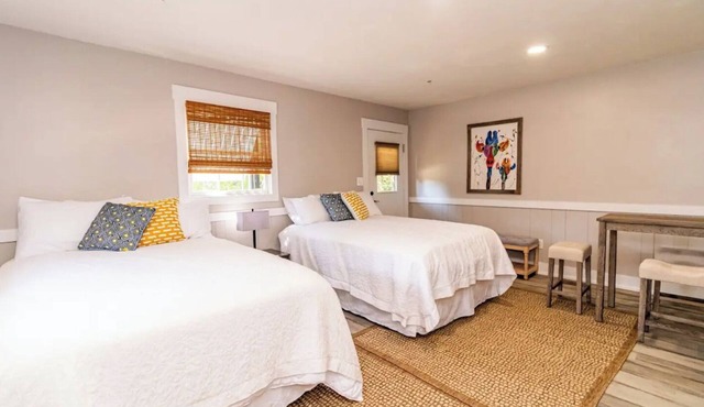 ZAMBEZI, a cozy stay for four in the lodge of Karoo at Smith Mountain Lake