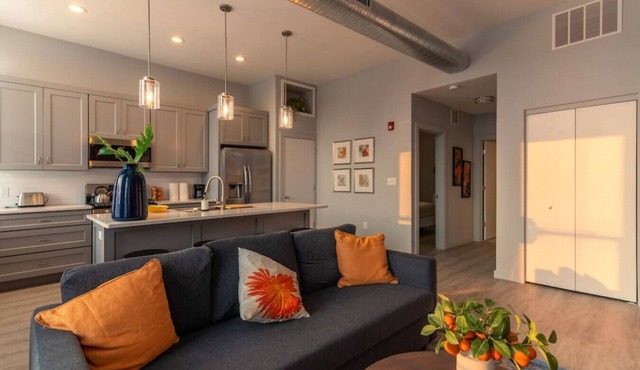 ZANGO: Explore OTR/Downtown from a Renovated Condo