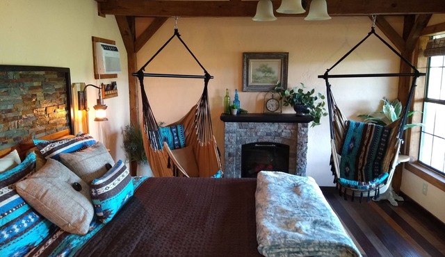 Zannabella BNB Scenic Sunrise Tiny Cabin includes gourmet breakfast