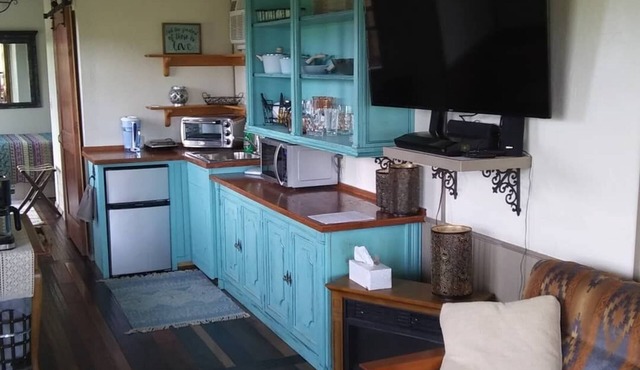 Zannabella -Valley View Lodge - scenic views-breakfast included