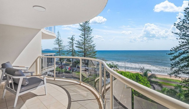 Zanzibar 505 amazing beachfront resort apartment withm pool , spa and access to gym