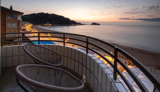 Zarautz Beach with parking by Aston Rentals
