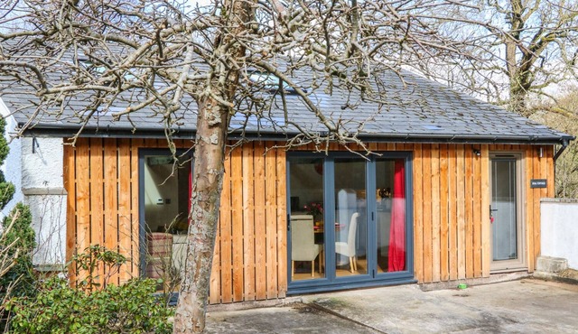 ZEAL COTTAGE, family friendly, with a garden in Crediton