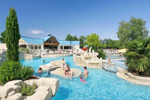 ZEcamping 5 - Top Parc Aqua - MH climatisé - Dog Friendly - Joli lac