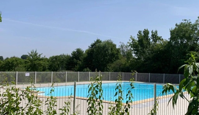 ZEcamping 3 étoiles piscine chiens acceptés cottage TV LV BBQ 41m2