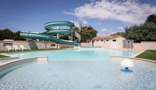 ZEcamping 3 étoiles animé piscine couverte tente BBQ 32m2