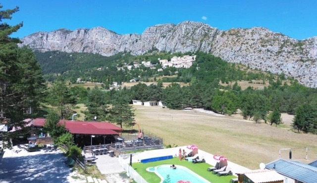 ZEcamping 2 étoiles piscine locatif TV clim 23m2 4 pers