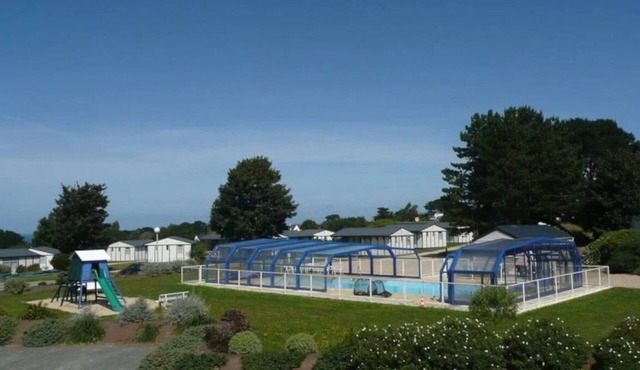 ZEcamping 2 étoiles piscine couverte chiens acceptés hammam et jacuzzi