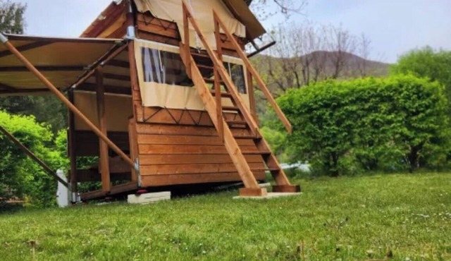ZEcamping 3 étoiles toboggans locatif BBQ 5m2 2 pers