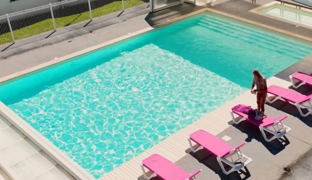ZEcamping 3 étoiles 3km plage piscine couverte locatif TV 27m2