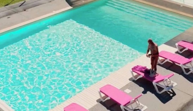ZEcamping 3 étoiles piscine couverte tente BBQ 20m2