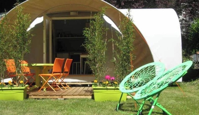 ZEcamping 3 étoiles familial piscine chauffée locatif TV BBQ 17m2