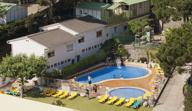 ZEcamping 3 étoiles animé piscine 200m plage pet friendly locatif TV BBQ clim