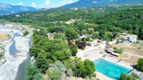 ZEcamping 3 étoiles chiens acceptés piscine bar et restaurant