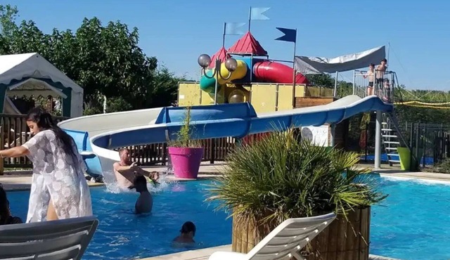 ZEcamping 3 étoiles espace aquatique mobil-home TV BBQ 3 pers