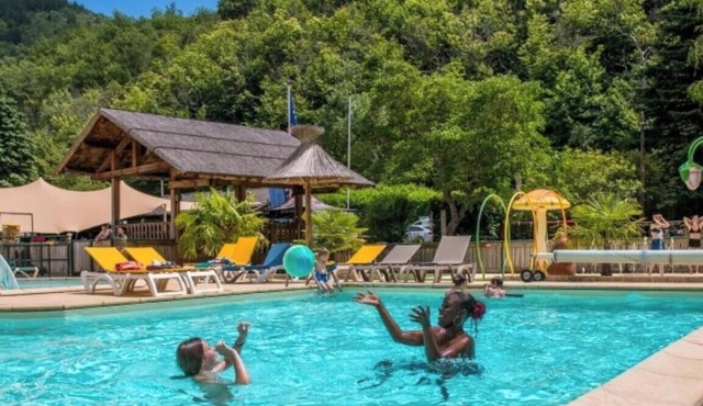 ZEcamping 3 étoiles familial piscine chauffée pet friendly tente 30m2