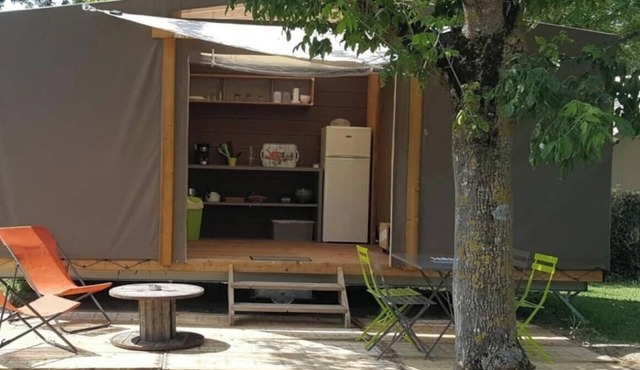 ZEcamping 3 étoiles familial piscine chauffée cabane BBQ 17m2