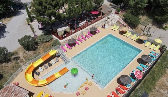 ZEcamping 3 étoiles animé parc aquatique locatif TV LV clim 140m2