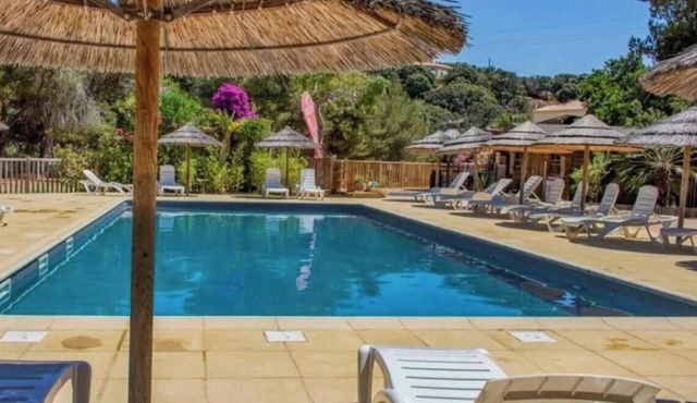 ZEcamping 3 étoiles parc aquatique locatif BBQ clim 19m2 2 pers