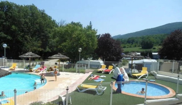 ZEcamping 3 étoiles pataugeoire piscine animaux acceptés locatif 25m2