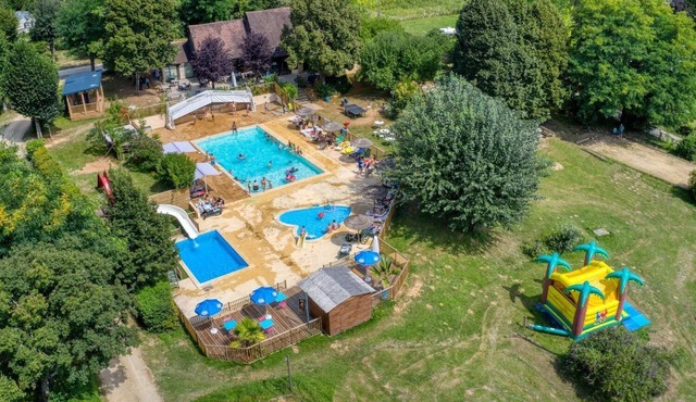 ZEcamping 3 étoiles piscine chauffée animations locatif TV LV clim