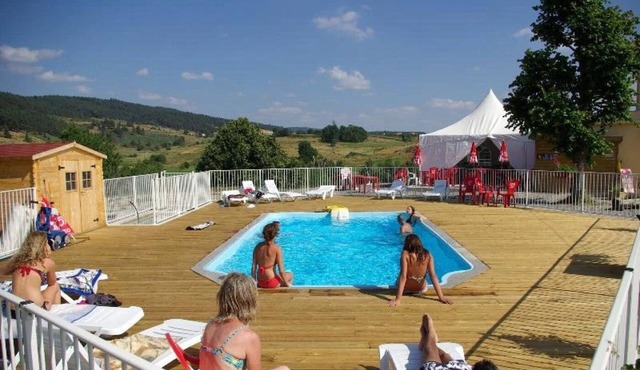 ZEcamping 3 étoiles piscine chauffée chiens acceptés mobil-home BBQ