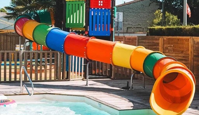 ZEcamping 3 étoiles piscine chauffée locatif TV 30m2