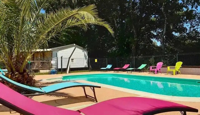 ZEcamping 3 étoiles piscine chauffée pet friendly locatif TV BBQ clim