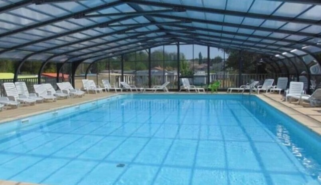 ZEcamping 3* animé piscine couverte pet friendly locatif 16m2 4 pers