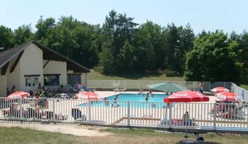 ZEcamping 3 animaux acceptés tennis piscine et soirées animées