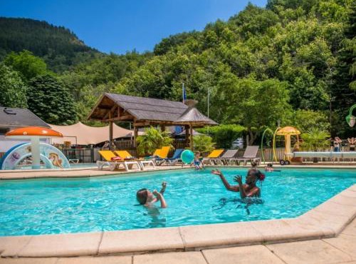 ZEcamping 3 club enfant équitation piscine chauffée