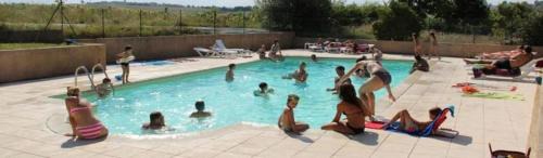 ZEcamping 3 dog friendly avec piscine au bord du lac de la Thésauque